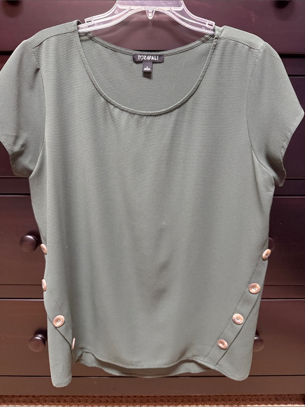 Roz & Ali Olive Short Sleeve Top with Side Button Accents